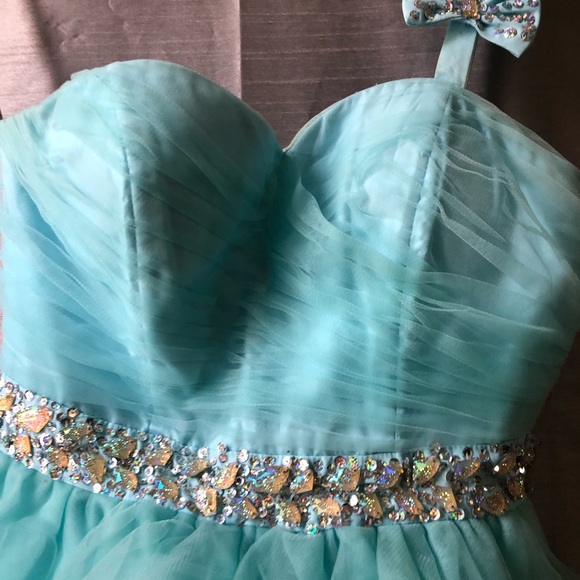 Cute one strap electric blue/cyan dress. - Picture 4 of 8